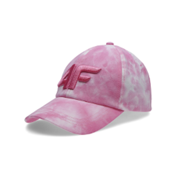 czapka z daszkiem, wakacje, outfit na lato